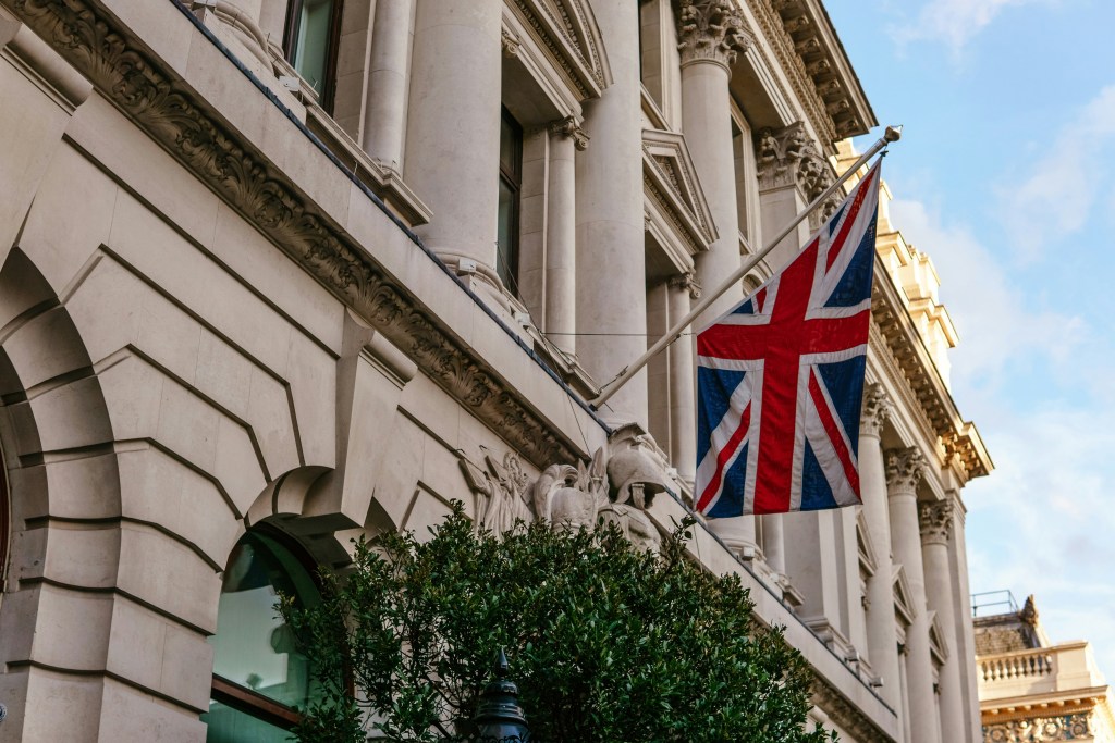 How to apply for a UK sponsor licence (and what it actually costs)