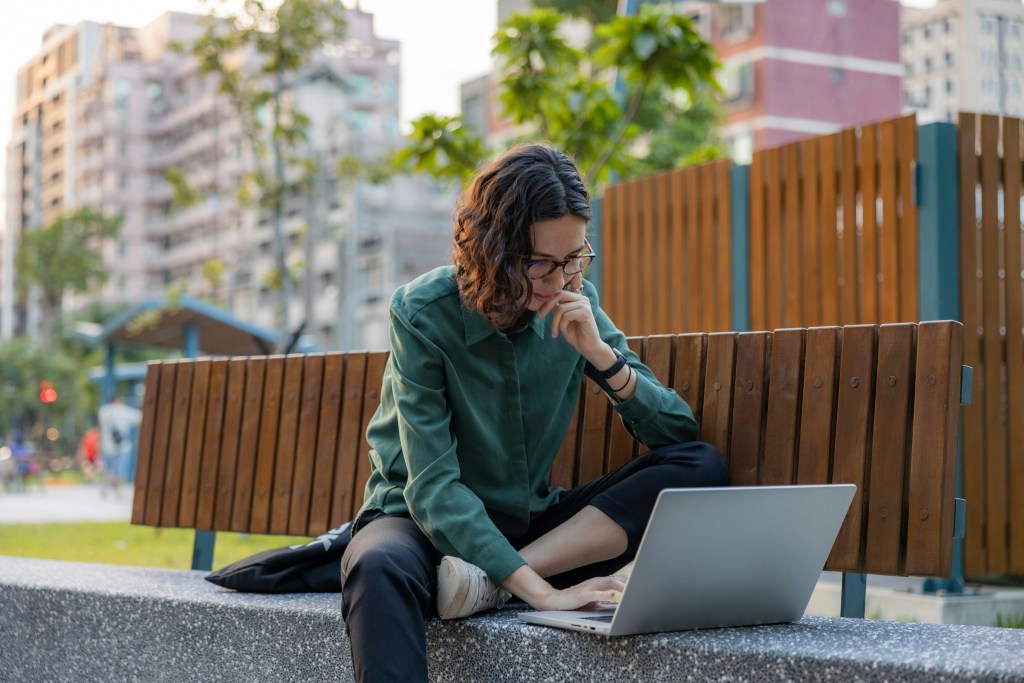 Dismissing an employee in the Netherlands: notice periods, transition payment and your options